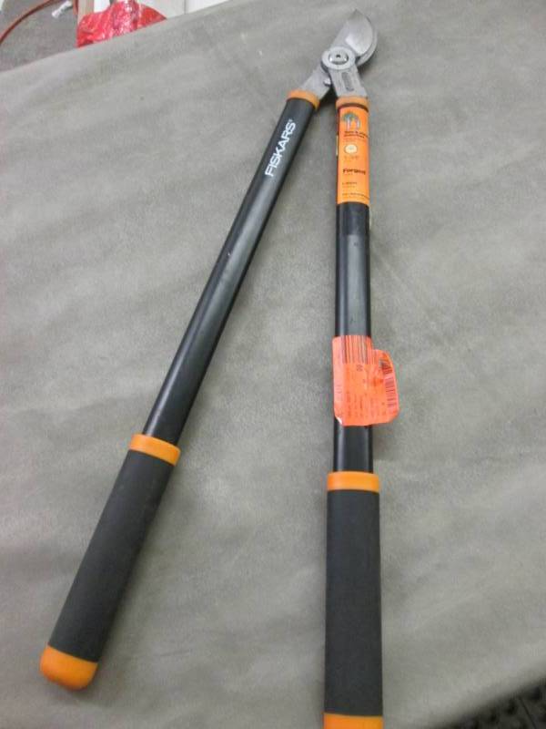 lot 238 image: Fiskars Forged 28 in. Bypass Lopper...