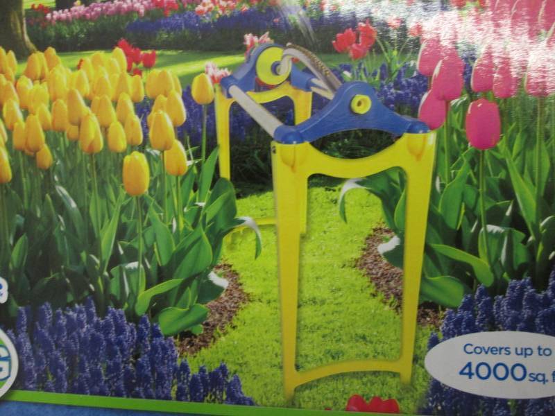 lot 266 image: Lot of 2 Oscillating Sprinklers wit...