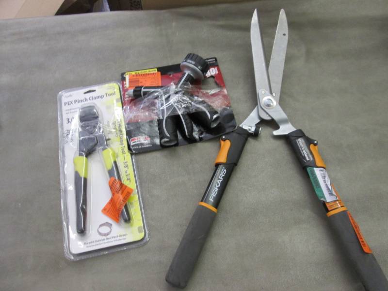 lot 284 image: Nozzle Set, Pinch Clamp Tool, Teles...