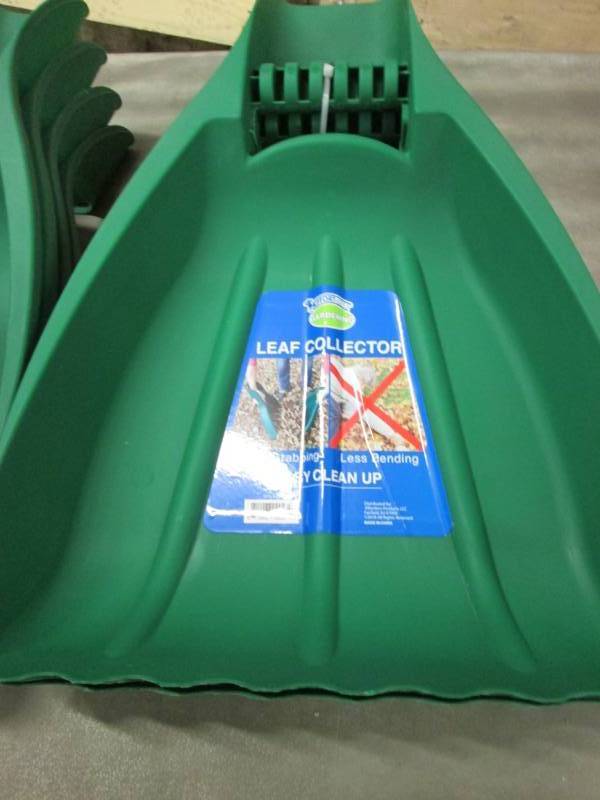 lot 315 image: Lot of 3 Easy Clean Up Leaf Collect...