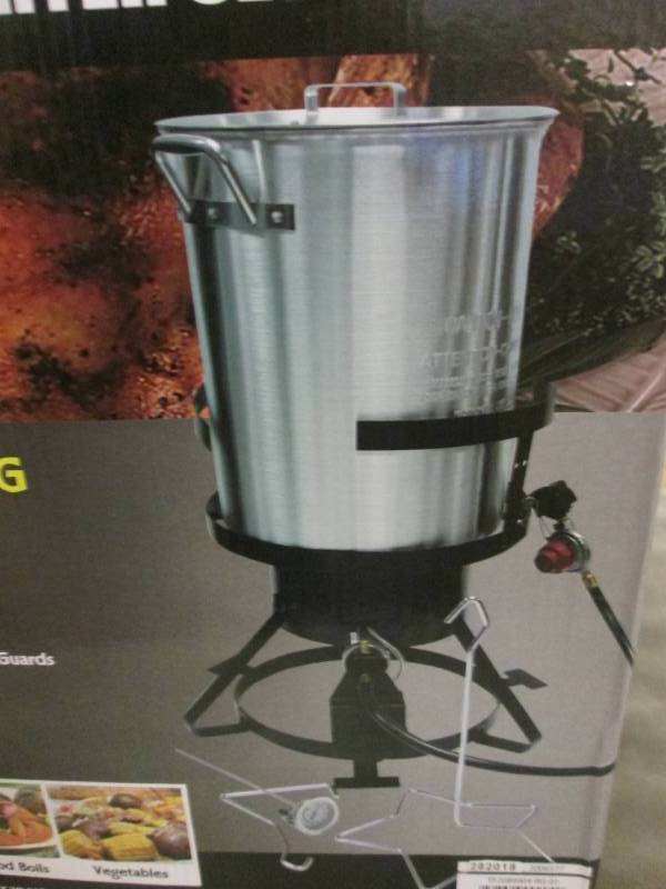 lot 316 image: Rivergrille 30 Qt. Turkey Fryer Pac...