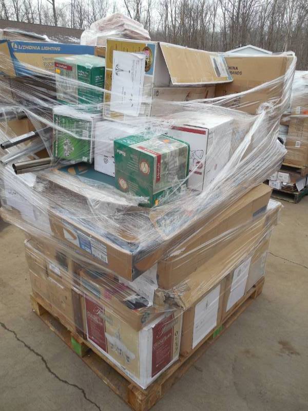 PALLET LOT OF LIGHTING