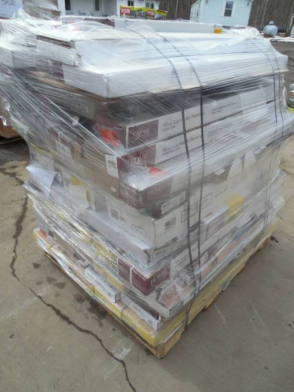 PALLET LOT OF FLOORING ITEMS