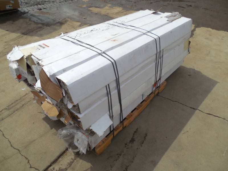PALLET LOT OF FLOORING ITEMS