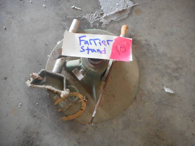 Farrier Stand
