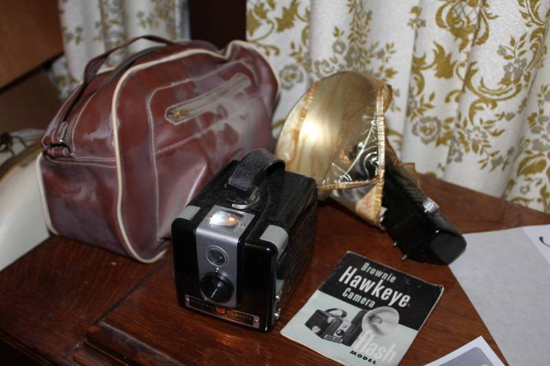 lot 26 image: Brownie Hawkeye Camera with Flash Unit, Case, Manual