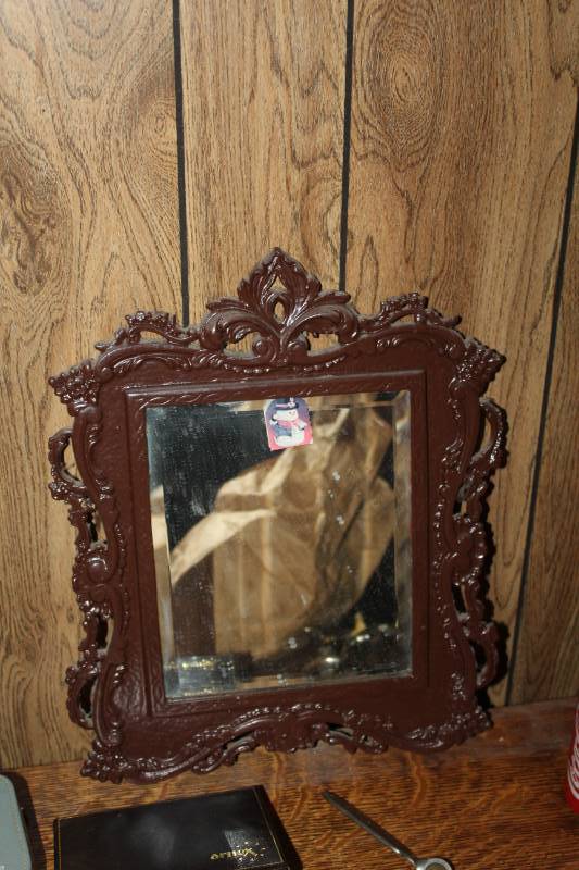 lot 67 image: Decorative Wood Frame Wall Mirror