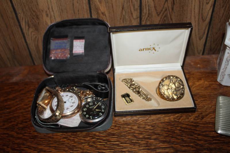 lot 130 image: Pocket Watches, Wrist Watch