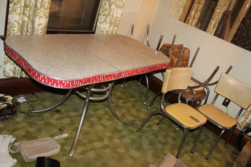 lot 2 image: Kitchen Dining Table with 6-Chairs