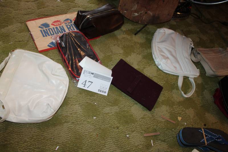 lot 47 image: Womens Hangbags