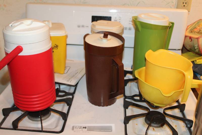 lot 156 image: Plastic Pitchers, Collander