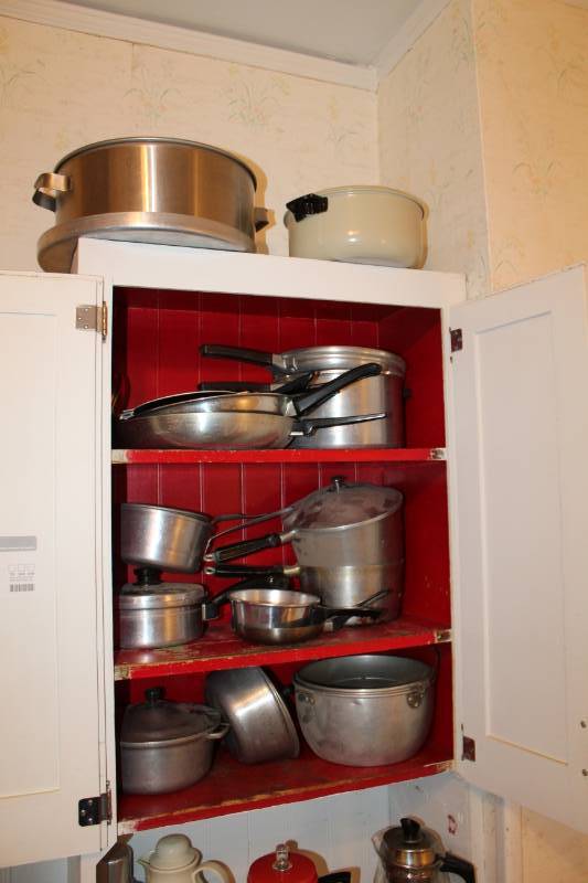 lot 155 image: Skillets, Pots and Pans with Lids