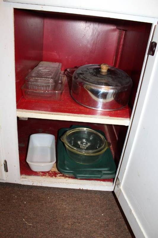 lot 154 image: Glass Bakeware, Bowls, Serving Trays