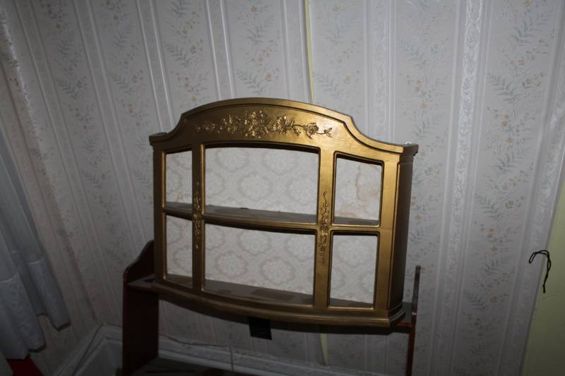lot 106 image: Decorative Frame Wall-Mount 2-Tier Display Shelf