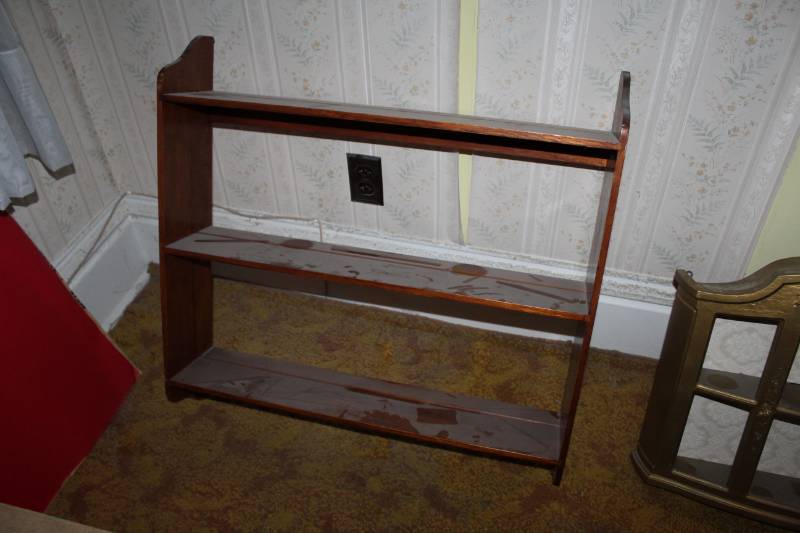 lot 105 image: Wall-Mount 3-Tier Shelf