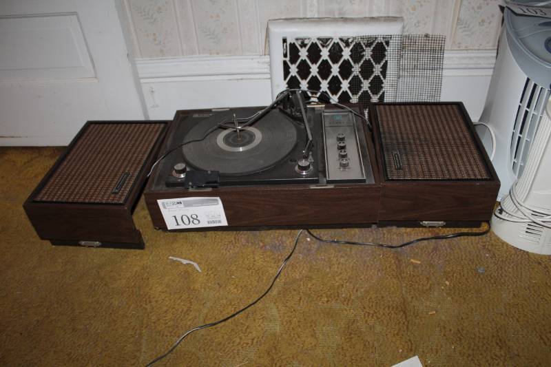 lot 108 image: The Voice of Music Stereo Record Player with Speakers