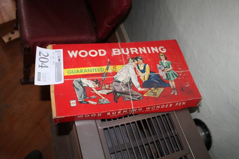 lot 204 image: Wood Burning Electric Wonder Pen Woodburning Set