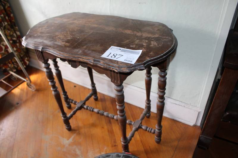 lot 187 image: Wood Entry Table with 6-Turned Legs