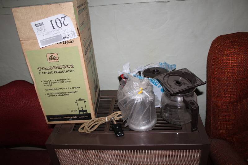 lot 201 image: Colormode Electric Percolator, Electric Coffee Maker, Glass Coffee Pitchers
