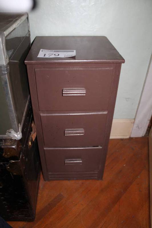 lot 179 image: Wood Side Table with 3-Drawers