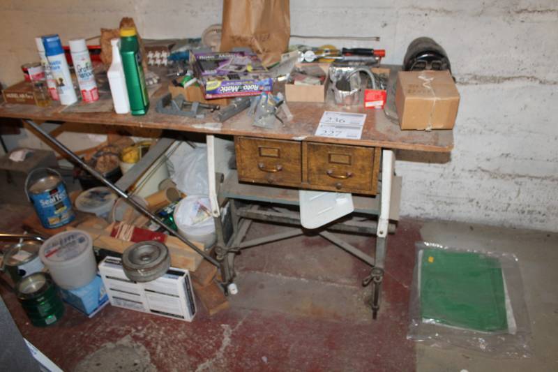 lot 227 image: Table