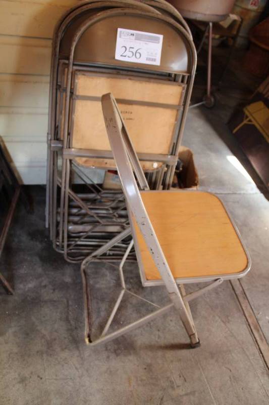 lot 256 image: Metal Folding Chairs