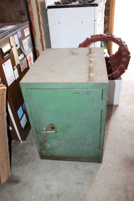 lot 248 image: Tool Cabinet with 6-Drawers