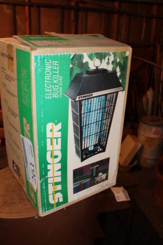 lot 261 image: Stinger Bug Zapper