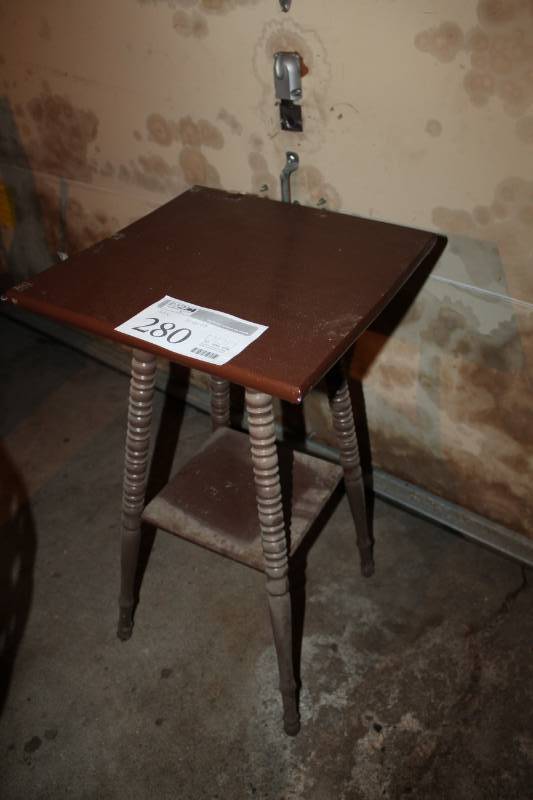 lot 280 image: Wood Table