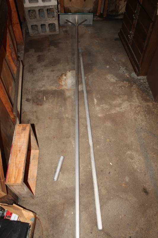 lot 282 image: Roof Rake