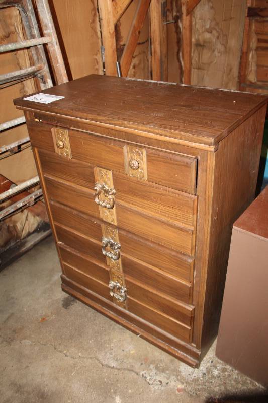 lot 266 image: Wood Dresser with 4-Drawers, Ornate Pulls