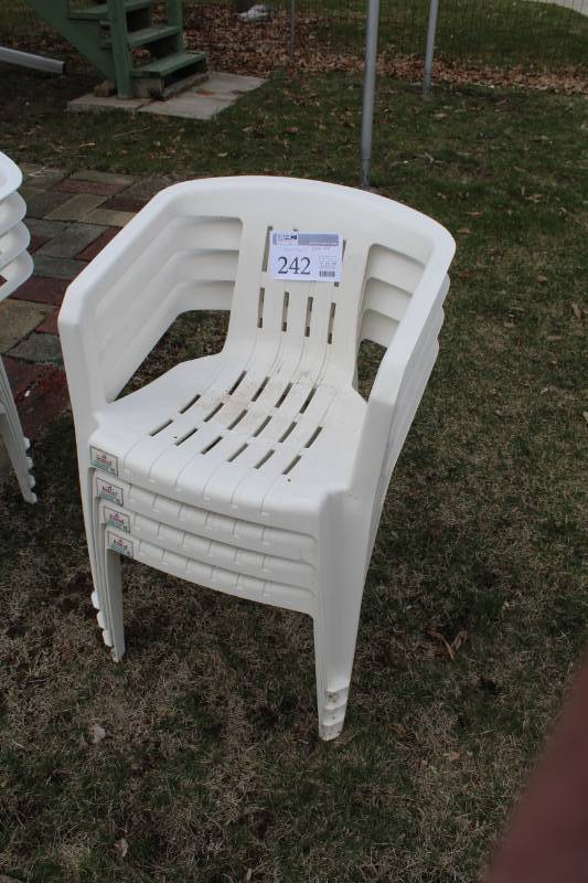 lot 242 image: Plastic Lawn Chairs