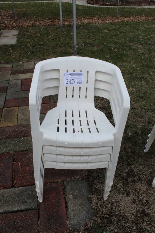 lot 243 image: Plastic Lawn Chairs