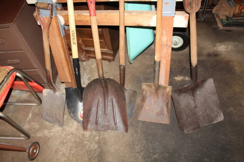 lot 288 image: Shovels, Spades