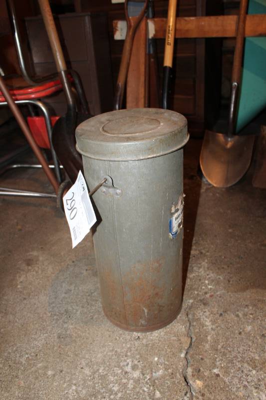 lot 290 image: Cream Can
