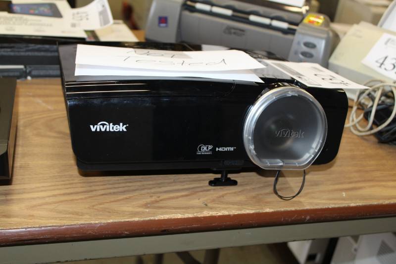 lot 432 image: Vivitek DLP Projector
