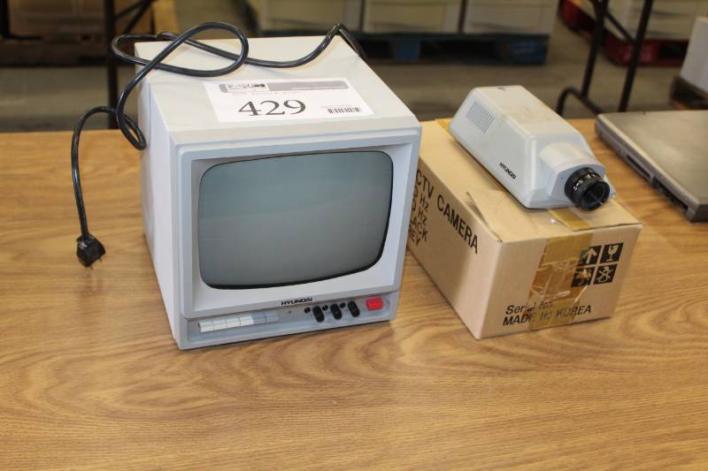 lot 429 image: Hyundai Close Circuit Camera and Monitor