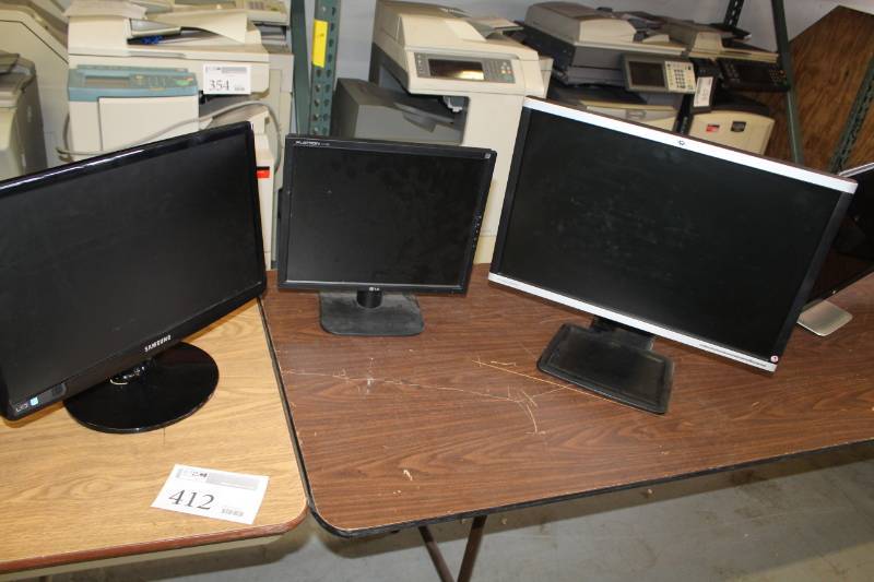 lot 412 image: Samsung,LG,HP Compaq Computer Monitors