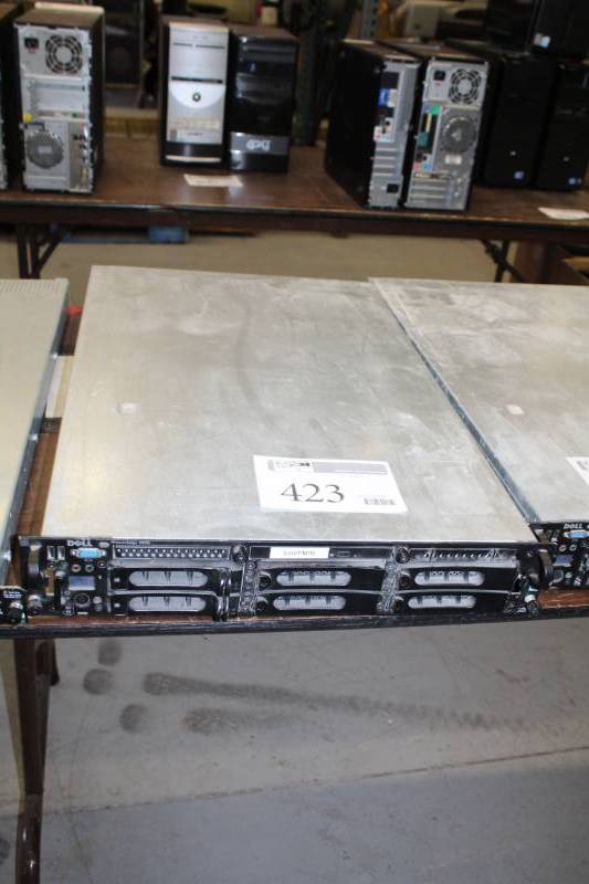 lot 423 image: Dell Rack-Mount PowerEdge 2850 Switch