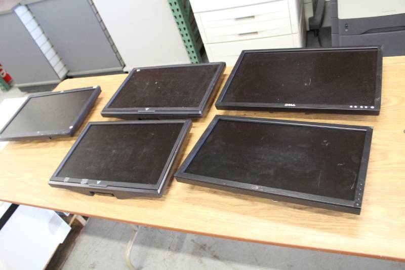 lot 416 image: Dell,V,HP Computer Monitors