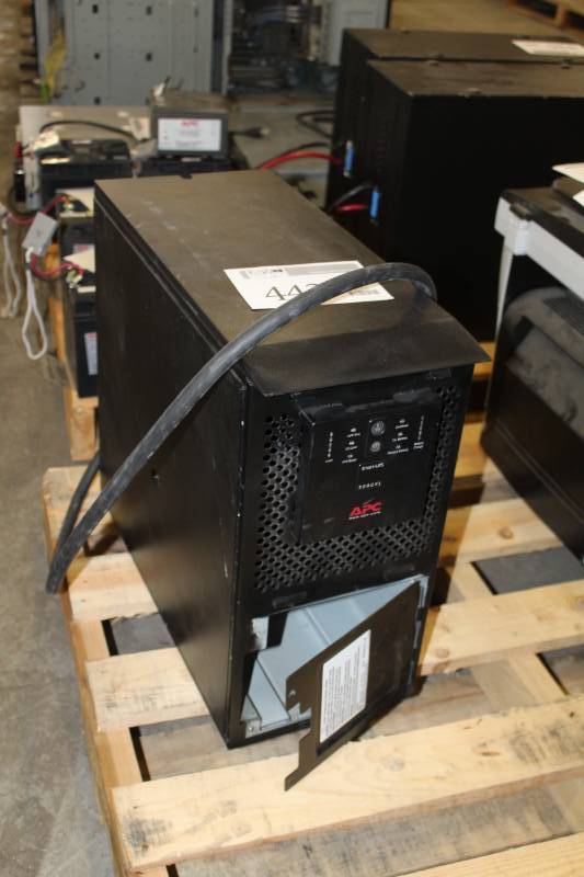 lot 443 image: APC Smart-UPS 3000XL