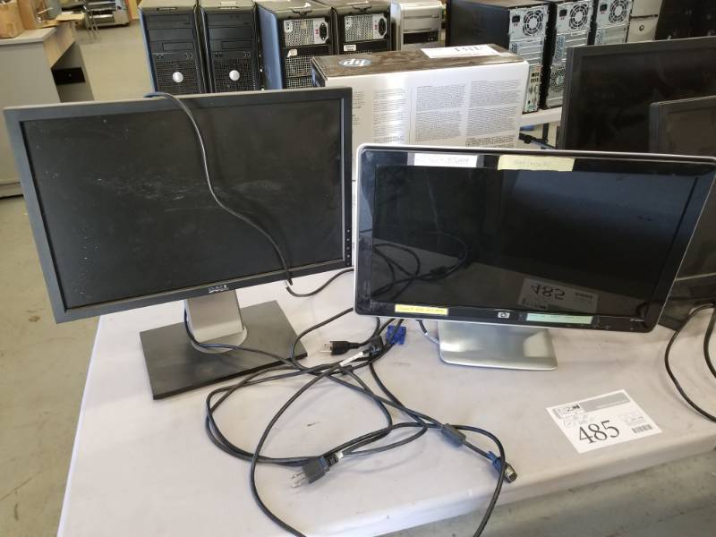 lot 485 image: Lot of (2) Monitors - (1) 19 Dell and (1) 20 HP
