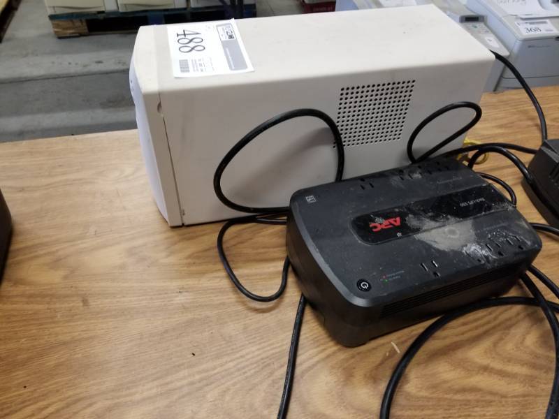 lot 488 image: Lot of (2) Battery Backups