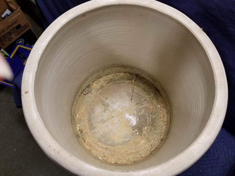 lot 1 image: Red Wing Crock