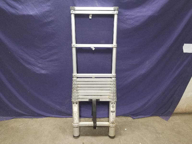 lot 18 image: Extension Ladder