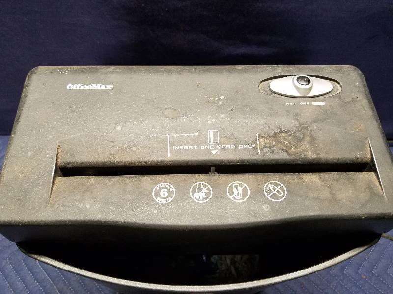 lot 34 image: Paper Shredder