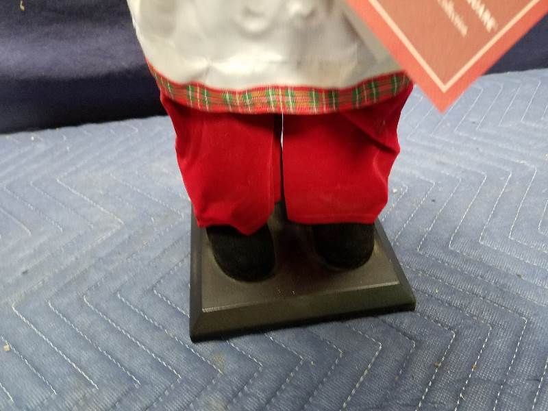 lot 50 image: Santa Collectibles