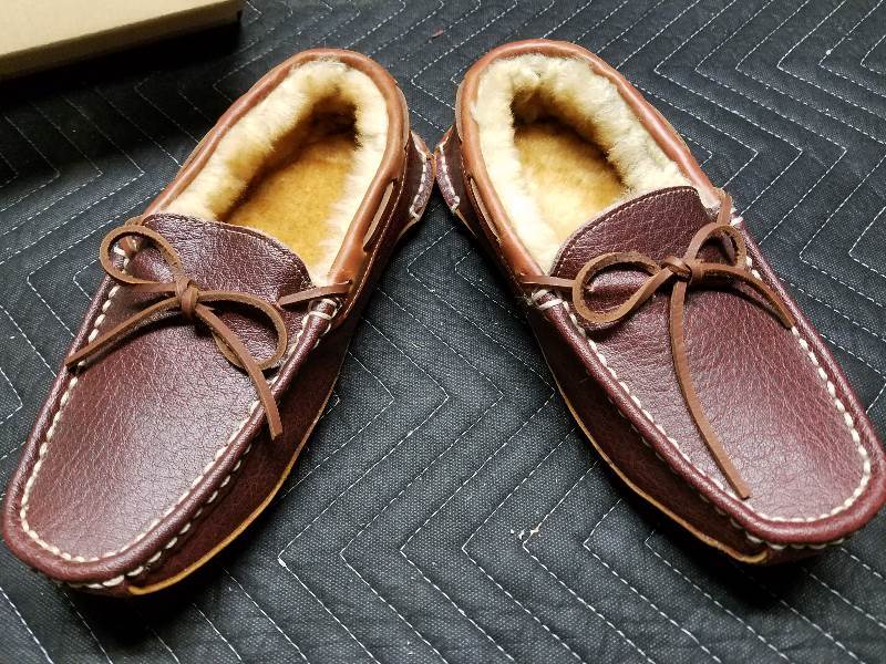 lot 73 image: Footwear - Slippers