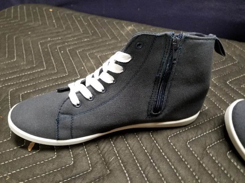 lot 83 image: Footwear - Womens Shoes