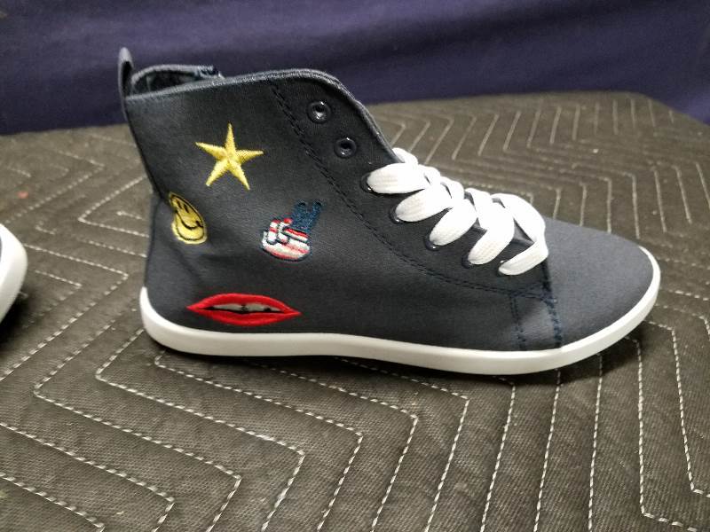 lot 84 image: Footwear - Womens Shoes